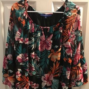 Apt. 9 ladies XL floral blouse w/ flutter sleeves